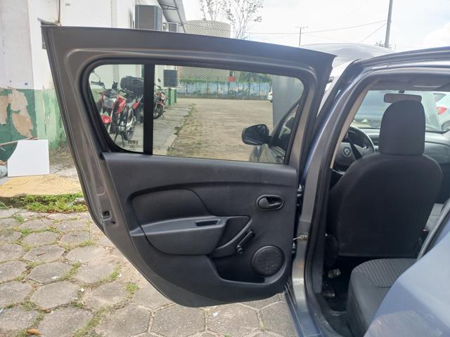 RENAULT SANDERO AUTH 10 - 2017/2018 — foto 15 de 27