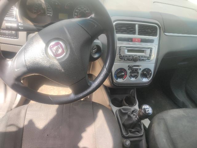 FIAT PUNTO ATTRACTIVE - 2011/2012 — foto 11 de 24