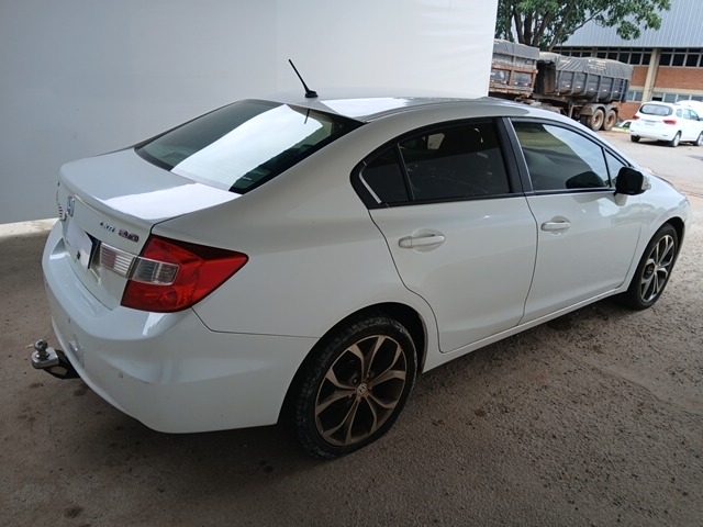 HONDA CIVIC LXR - 2014/2014 — foto 3 de 38