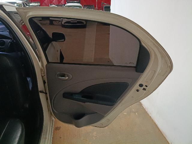 TOYOTA ETIOS SD XLS - 2013/2013 — foto 15 de 33