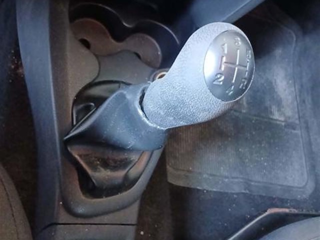 RENAULT SANDERO EXPR 10 - 2016/2017 — foto 33 de 38