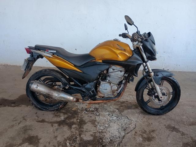 HONDA CB 300R - 2010/2010 — foto 6 de 11