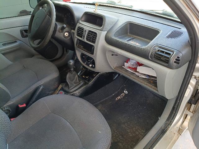 RENAULT CLIO CAM1016VH - 2011/2011 — foto 13 de 27