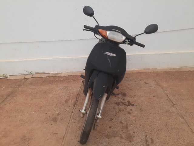 Foto 10 de 10: C100 BIZ - 2000/2000