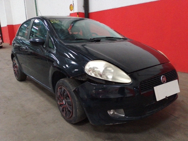 FIAT PUNTO 1.4 - 2010/2010 — foto 4 de 40