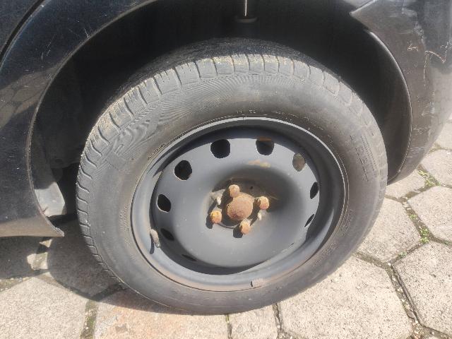 FIAT PUNTO ATTRACTIVE - 2011/2012 — foto 22 de 24