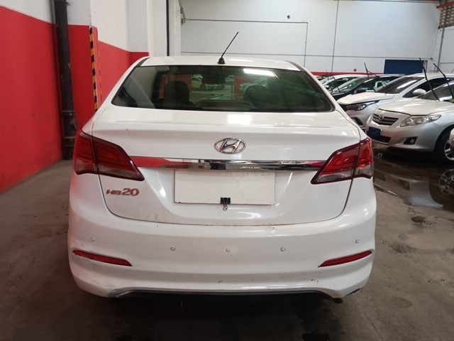 HYUNDAI HB20S 1.0M COMF - 2015/2016 — foto 19 de 40