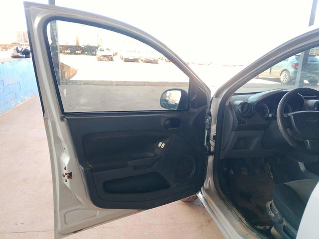 FORD FIESTA FLEX - 2010/2011 — foto 18 de 37