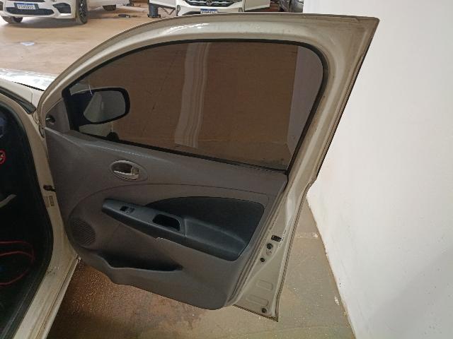 TOYOTA ETIOS SD XLS - 2013/2013 — foto 13 de 33