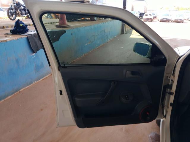 VOLKSWAGEN GOL 1.0 GIV - 2013/2014 — foto 14 de 37