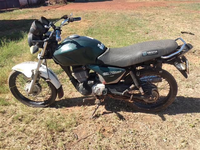 Honda CG 150 Titan KS 2004 em leilão — PI