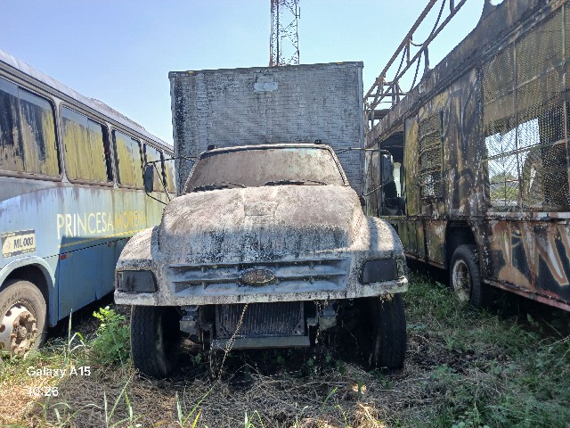 SUCATA APROVEITÁVEL COM MOTOR INSERVÍVEL - leilão extrajudicial - CASTANHAL PA - lance mínimo R$ 1.847