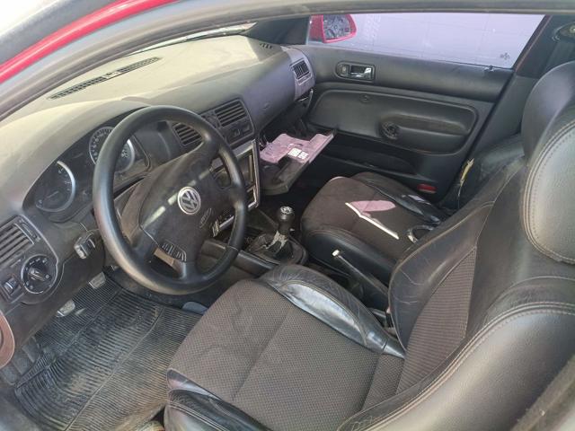 VOLKSWAGEN GOLF 1.6 SPORTLINE - 2010/2011 — foto 14 de 23