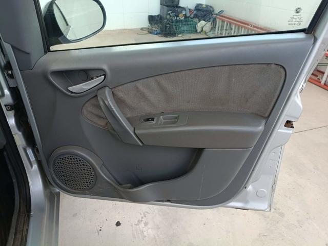 FIAT PALIO ATTRACTIV 1.0 - 2012/2012 — foto 21 de 27