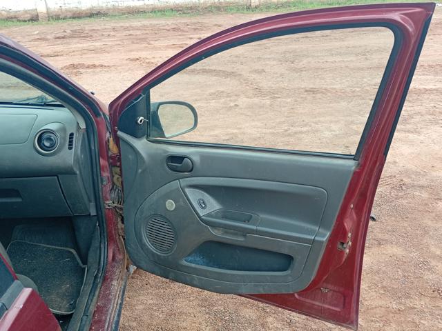 FORD FIESTA - 2005/2005 — foto 15 de 31