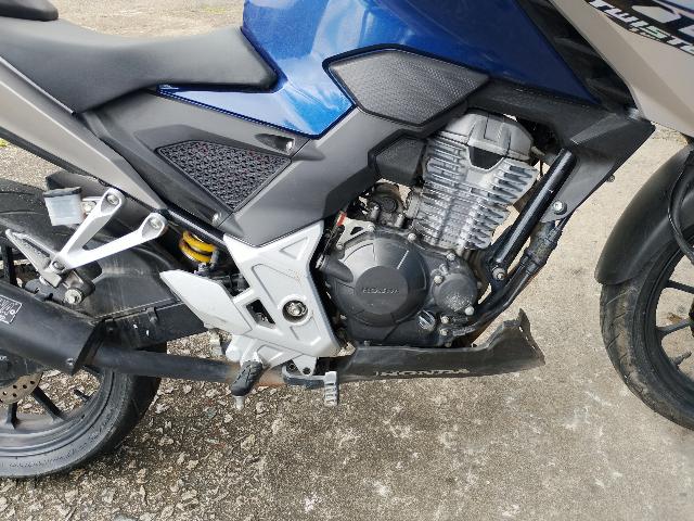 Foto 10 de 16: CB300F TWISTER ABS - 2025/2026