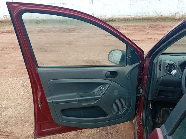 FORD FIESTA - 2005/2005 — foto 14 de 31
