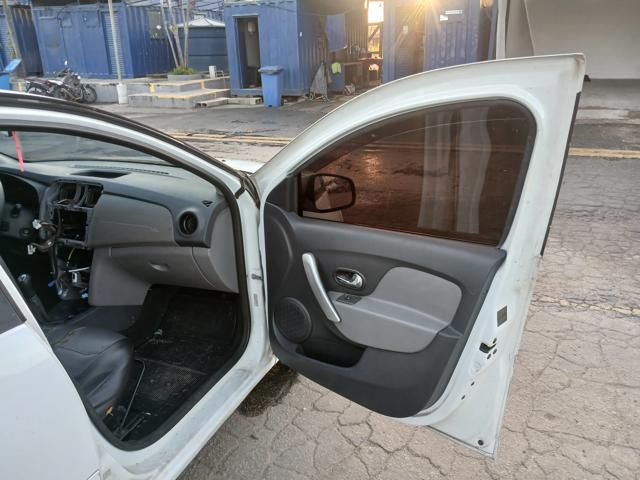 RENAULT LOGAN EXPR 10 - 2018/2018 — foto 23 de 37
