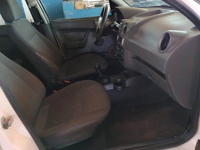 VOLKSWAGEN GOL 1.0 GIV - 2013/2014 — foto 12 de 37