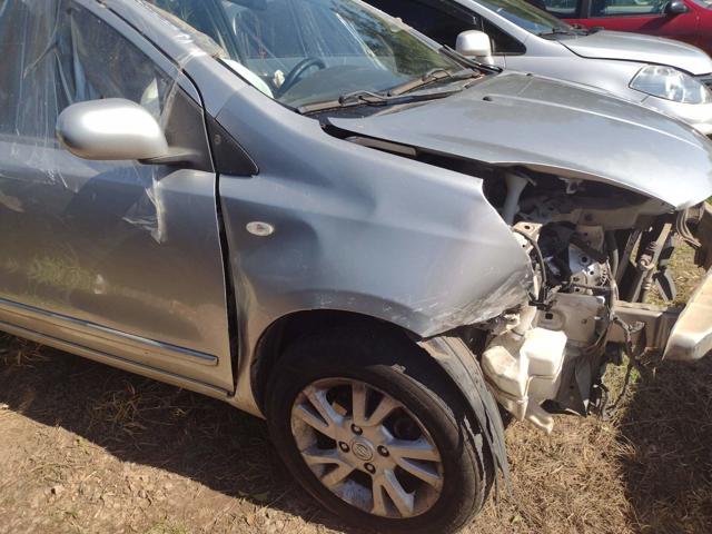 NISSAN LIVINA 18SL - 2012/2013 — foto 32 de 36
