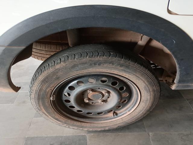 VOLKSWAGEN SAVEIRO 1.6 CS - 2012/2013 — foto 26 de 27
