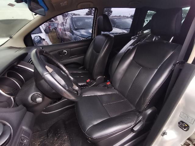 Foto 9 de 30: LIVINA 18SL - 2011/2012