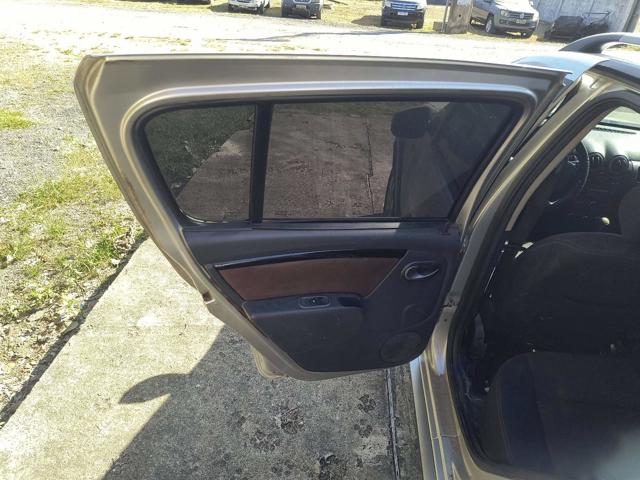 RENAULT SANDERO STW 16HP - 2012/2013 — foto 14 de 26