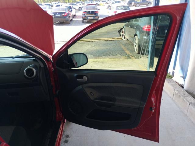 FORD FIESTA 1.6 FLEX - 2013/2014 — foto 20 de 36