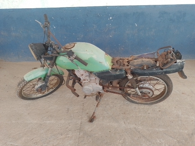 Honda CG 125 Titan 1999 em leilão