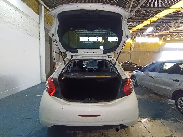PEUGEOT 208 ACTIVE - 2013/2014 — foto 24 de 27