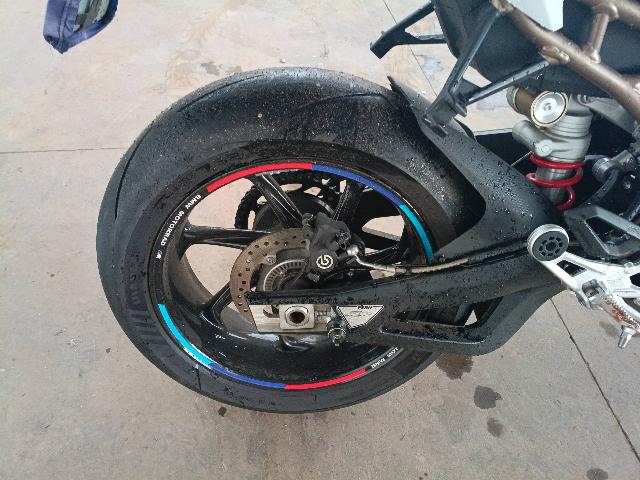BMW S1000 RR - 2022/2022 — foto 12 de 16