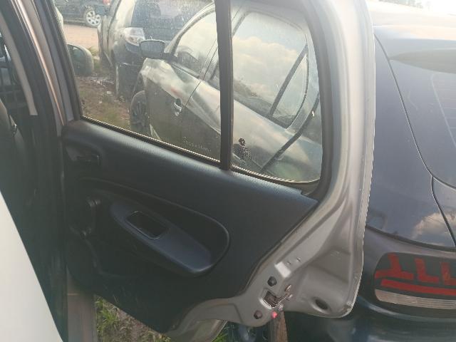 FIAT UNO DRIVE 1.0 FLEX 6V 5P - 2017/2018 — foto 13 de 19
