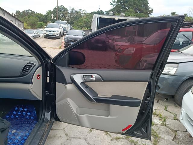 KIA CERATO EX2 1.6L - 2009/2010 — foto 24 de 26