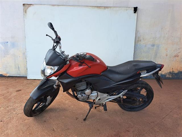HONDA - CB 300R - leilão extrajudicial - MARITUBA PA - lance mínimo R$ 3.400