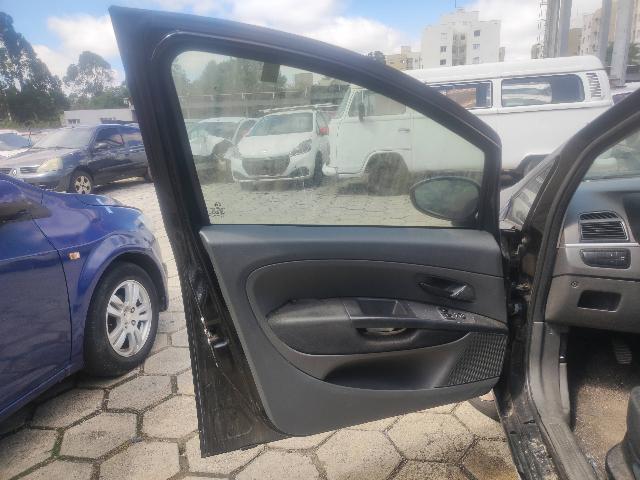 FIAT PUNTO ATTRACTIVE - 2011/2012 — foto 17 de 24