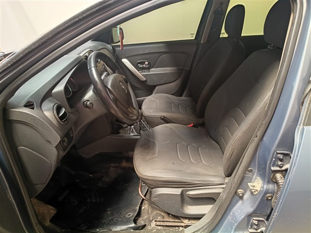 RENAULT SANDERO DYNA 16R - 2016/2017 — foto 10 de 39