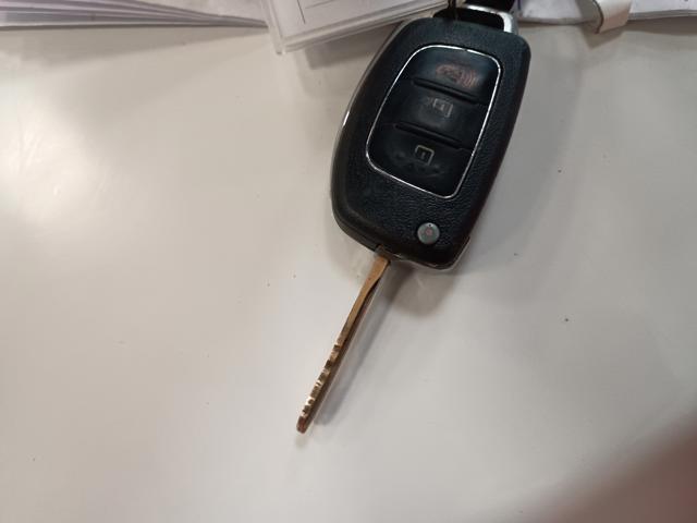 HYUNDAI HB20S 1.0M COMF - 2015/2016 — foto 29 de 40