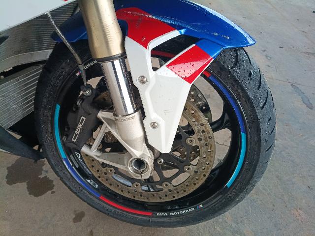 BMW S1000 RR - 2022/2022 — foto 13 de 16