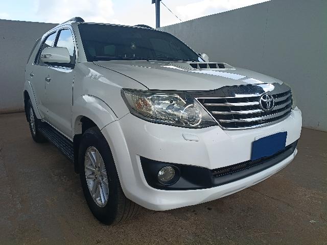 TOYOTA HILUXSW4 SRV4X4 - 2014/2014 — foto 3 de 40