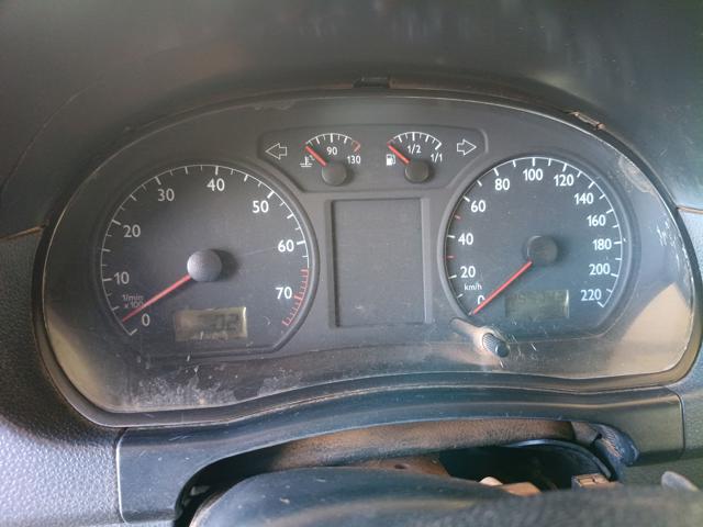 VOLKSWAGEN POLO SEDAN 1.6 - 2005/2005 — foto 6 de 28
