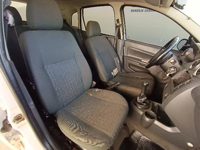 FORD FIESTA - 2003/2004 — foto 12 de 27