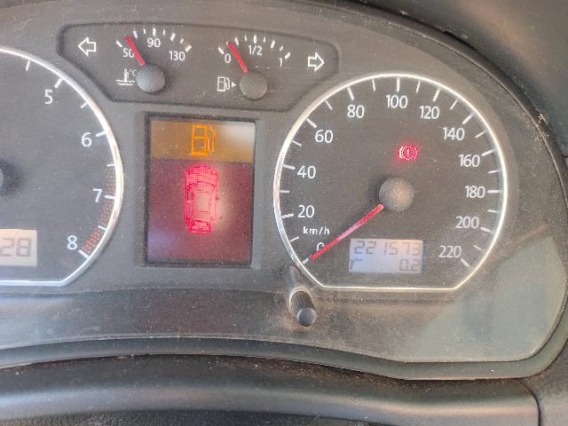 VOLKSWAGEN POLO SEDAN 1.6 COMFOR - 2010/2011 — foto 7 de 35