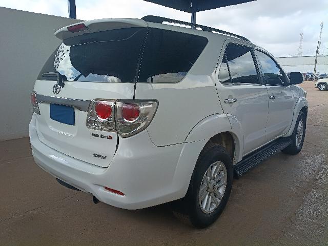 TOYOTA HILUXSW4 SRV4X4 - 2014/2014 — foto 5 de 40