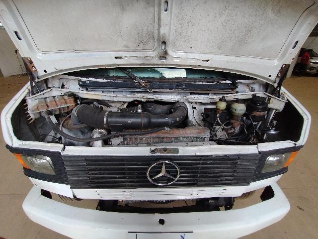 MERCEDES-BENZ 710 - 2010/2010 — foto 8 de 34