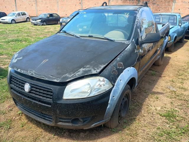 Fiat Strada Working 2012 em leilão