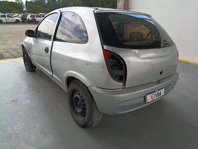 GM CELTA 3 PORTAS - 2002/2003 — foto 6 de 24