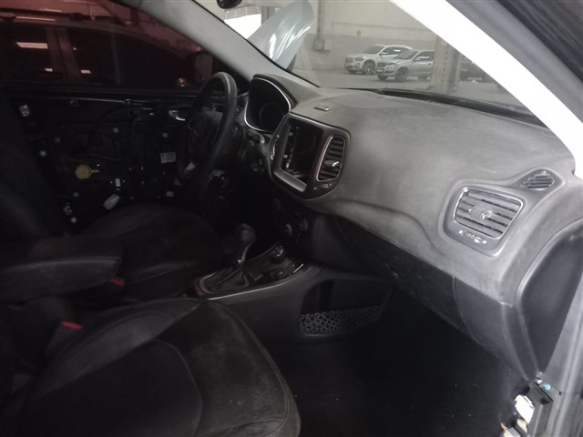JEEP COMPASS LONGITUDE D - 2018/2018 — foto 29 de 40