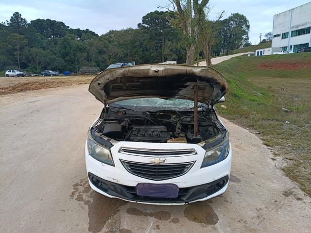 CHEVROLET ONIX 1.4MT LT - 2014/2015 — foto 10 de 22