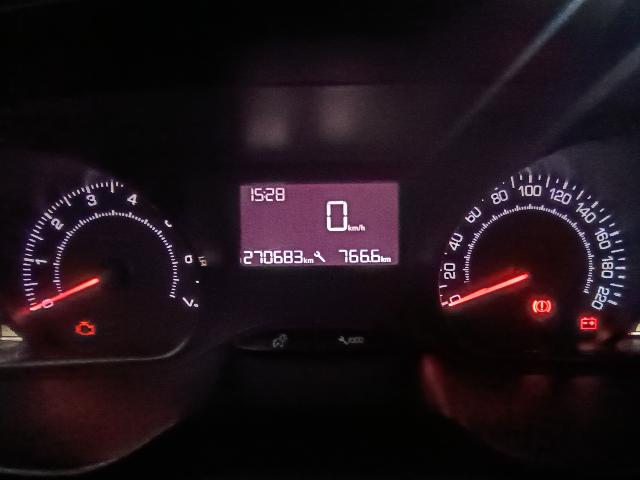 PEUGEOT 208 ACTIVE - 2013/2014 — foto 6 de 27