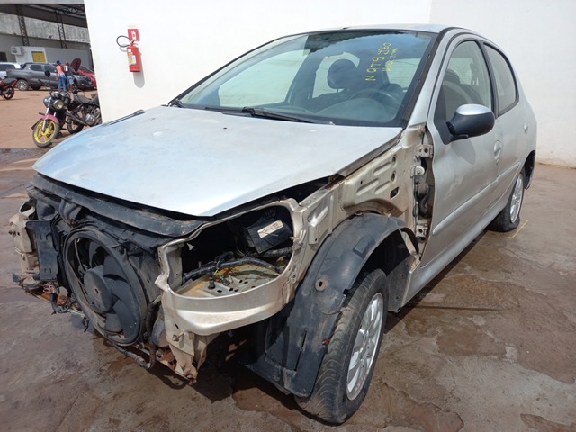Peugeot 207hb XR S 2010 em leilão